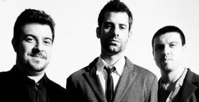 Chimpanzé Clube Trio no Studio SP