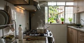 Ferver água com vinagre na panela: para que serve e por que é recomendado