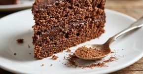 Cacau natural ou cacau alcalino: a diferença não está apenas na cor e no sabor, porque a acidez pode mudar a forma como bicarbonato e fermento funcionam na receita