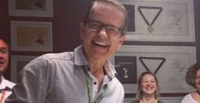 Carlos Tramontina ganha festa surpresa por 40 anos de Globo