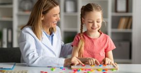 Nem todo atraso global do desenvolvimento é autismo: como diferenciar os quadros na infância
