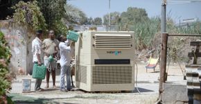 Máquina transforma vapor do ar em água potável