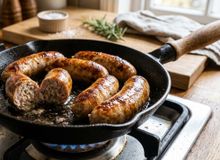 Featured side: Evite fritar linguiças: entenda o erro comum e veja o preparo ideal e acompanhamentos