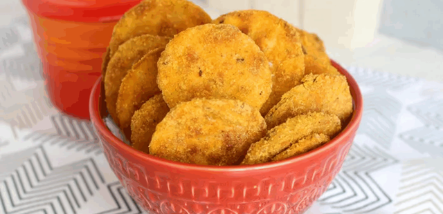 Faça deliciosos chips empanados de abobrinha em 5 passos fáceis