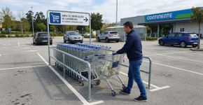 Devolver o carrinho de compras no lugar certo após usar o estacionamento revela algo extraordinário sobre a pessoa
