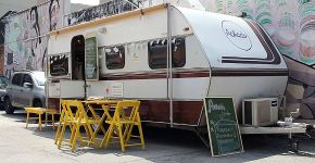 Projeto inovador usa trailer para levar moda itinerante a SP