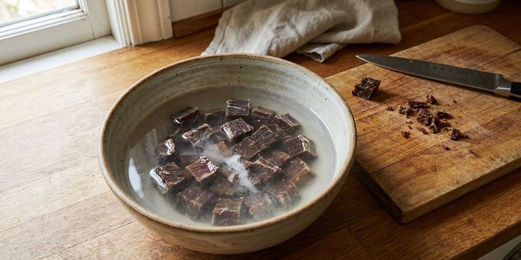 Featured main: O que fazer para amolecer a carne seca e deixá-la macia durante o cozimento?