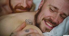 Fotos revelam a forte conexão entre casais em momentos íntimos
