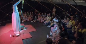 Cia. espanhola La Casa Incierta apresenta Teatro para Bebês em SP