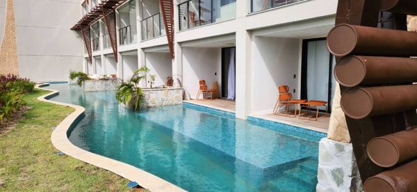 Alguns quartos têm piscina privativa