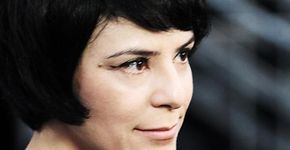 Bate-papo com Fernanda Takai. A cantora fala sobre literatura, música e criação