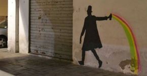 Artista de rua faz desenhos interativos nas paredes de Pádua