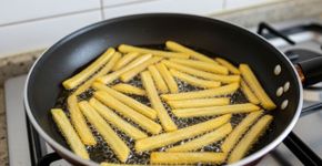 Batatas fritas sem respingos: crocantes, douradas e deliciosas