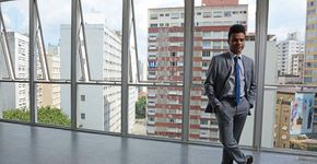 Holiday, do MBL, ataca Wyllys: ” Sou gay, negro e parlamentar”
