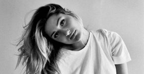 Sasha Meneghel faz poses sensuais em fotos de amiga fotógrafa