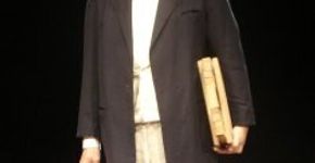 Peça teatral sobre o naturalista Alfred Wallace no Museu da Vida