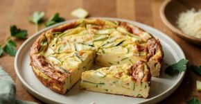 Tem abobrinha em casa? Aprenda essa torta de liquidificador para o lanche da tarde