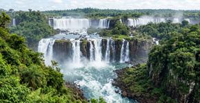 Cataratas que se estendem por cerca de 2,7 quilômetros em meio à Mata Atlântica: o parque paranaense de 185.262 hectares reconhecido como Patrimônio Natural da Humanidade desde 1986