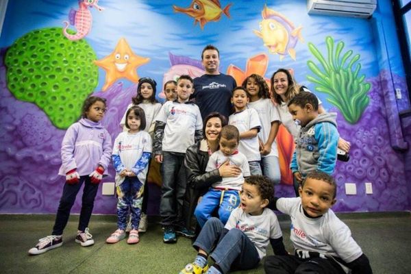 A visita de Jason Hulfish  foi um prêmio oferecido pela Smile Train