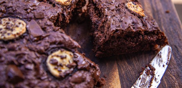 Brownie de banana sem farinha: só bater, assar e comer