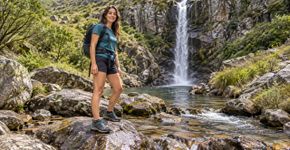 Tem 11.000 habitantes, mas recebe 150.000 turistas por ano: a cidade com rios, cachoeiras e uma paisagem serrana singular que parece saída da Noruega