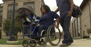 Jovem desenvolve cadeira de rodas com carrinho de bebê para mamães paraplégicas