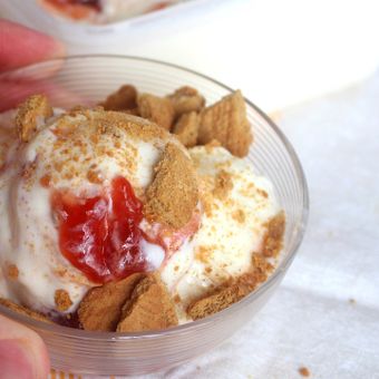 Featured mobile: Sorvete cheesecake: aprenda a fazer esta sobremesa cremosa de liquidificador
