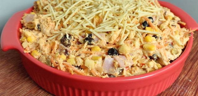 Aprenda a fazer um salpicão tropical para de deliciar no calor