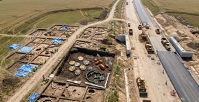 Trabalhadores da construção civil fizeram uma descoberta milionária sob uma rodovia: moedas de ouro e tesouros antigos