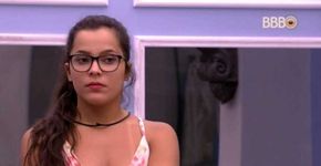 Emilly vira ‘boneco de Judas’ no Sábado de Aleluia