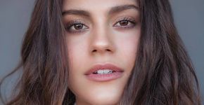 Jessika Alves posa nua para projeto artístico que prega igualdade