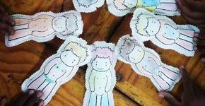 Bonequinho de R$ 0,40 está viajando o mundo para prevenir violência sexual em crianças