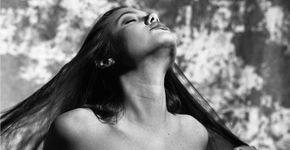Seleção de fotos raras de um dos primeiros ensaios de Angelina Jolie