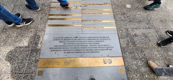 porta da Rua Morandé 80