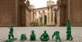 Soldados de G.I. Joe trocam armas por posições de Yoga
