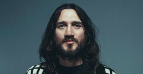 Ex-guitarrista do Red Hot Chili Peppers, John Frusciante libera músicas inéditas na web