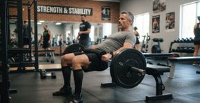 Por que os exercícios para os glúteos são essenciais para homens com mais de 40 anos
