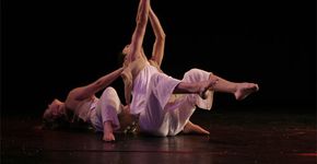 Na CAIXA Cultural Sé, grupo Danceato apresenta espetáculo de dança e ministra oficinas gratuitas