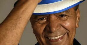 Monarco celebra 81 anos em show com Roberta Sá