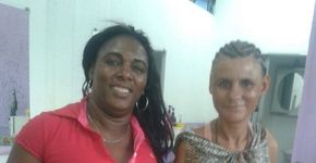 Moradora de rua ganha banho de loja após corrente no WhatsApp