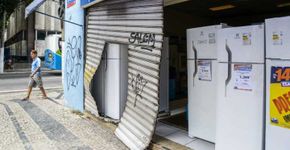 Loja de armas é uma das poucas que abrem no Espírito Santo