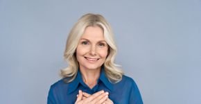 Envelhecimento feminino: entenda como as mudanças acontecem juntas
