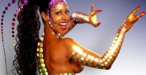 A eterna ‘Globeleza’ completa 46 anos e posta foto toda poderosa