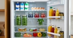 Os alimentos que poucos sabem que devem ser guardados na geladeira
