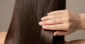 6 benefícios do óleo de coco para a pele e o cabelo e como usar no dia a dia