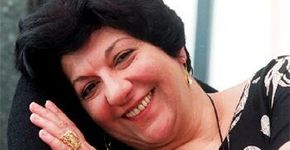 Jandira Martini faz leitura dramática no Espaço Parlapatões