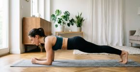 Parece fácil, mas faz maravilhas. Este exercício fortalecerá seu corpo e aliviará suas costas