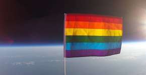 Confira o vídeo da primeira bandeira LGBT enviada para o espaço