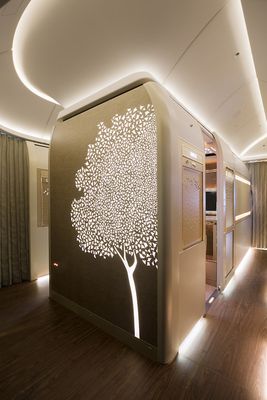 Interior das novas cabines de Primeira Classe da Emirates