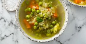 Sopas proteicas para o almoço: 5 receitas para ajudar a melhorar o ganho de massa muscular